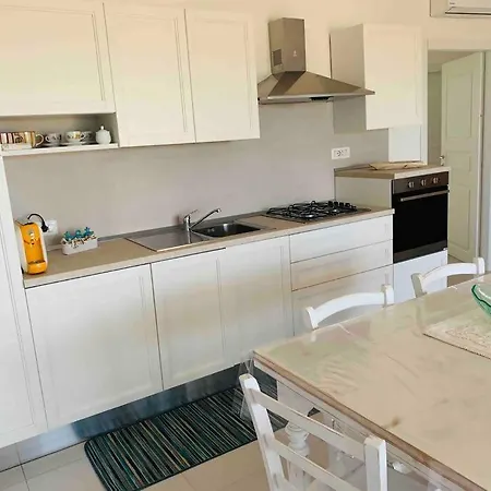 Cristallina Piscina Privata Wifi & Netflix Holiday home