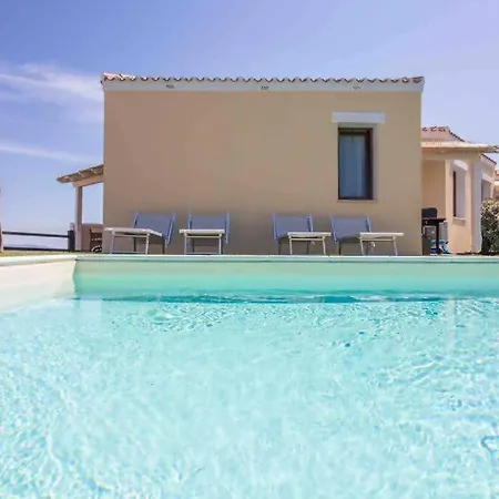 Holiday home Cristallina Piscina Privata Wifi & Netflix Stintino